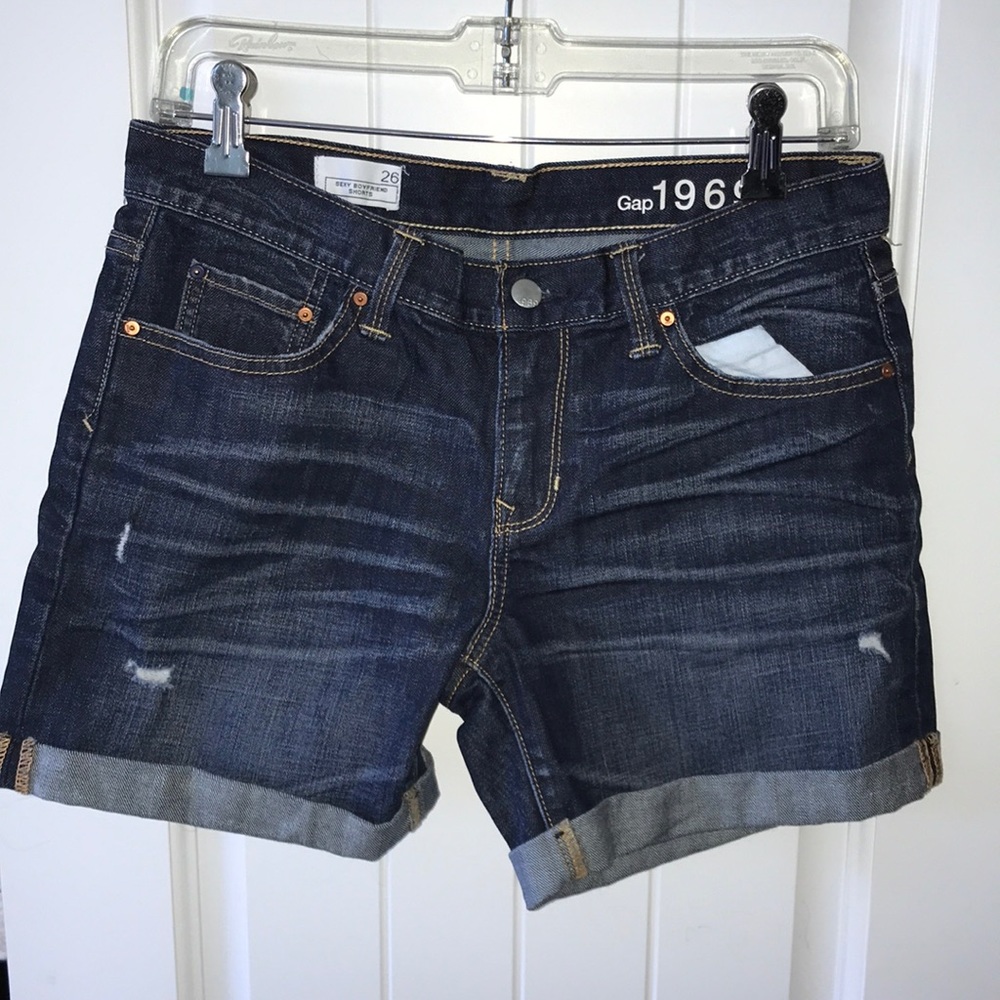 GAP shorts